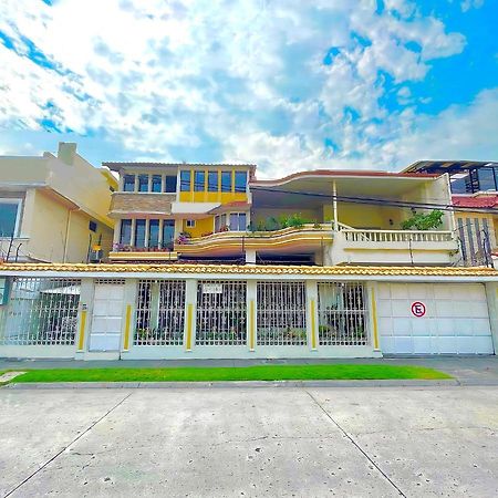 Villa Garza Inn Guayaquil Buitenkant foto
